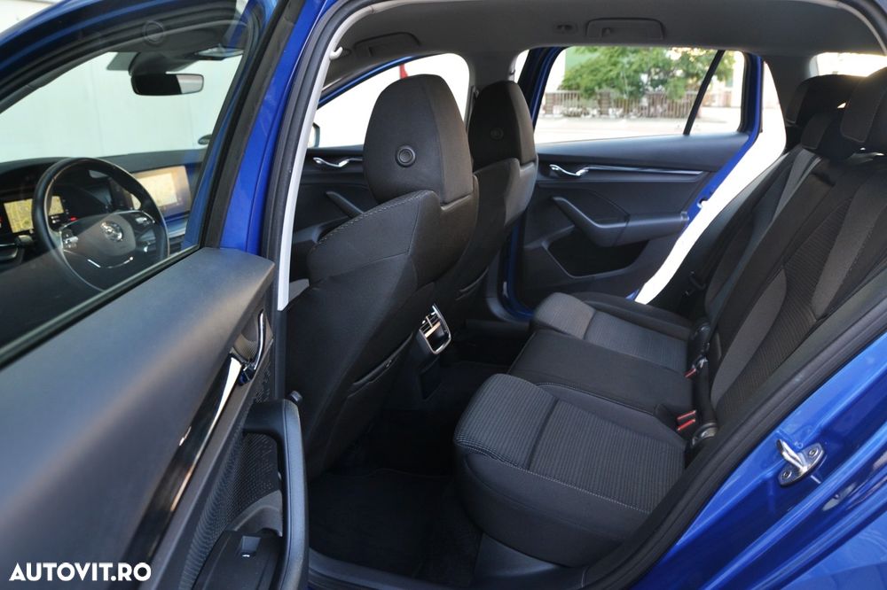 Skoda Octavia 2.0 TDI DSG Clever - 10