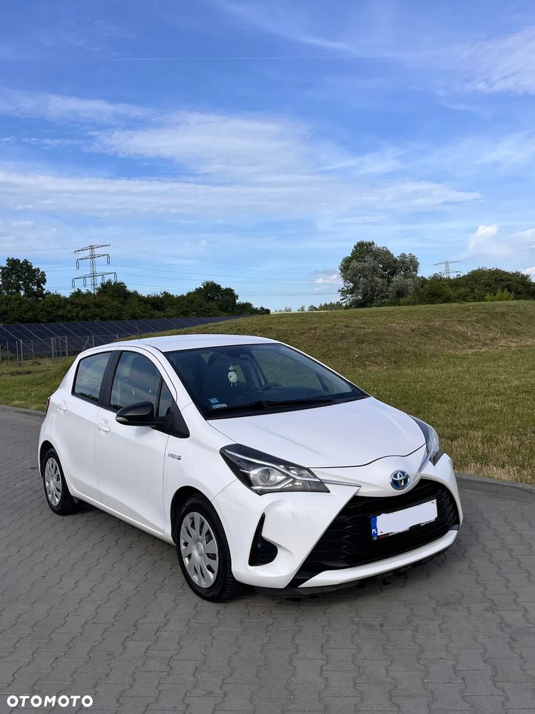 Toyota Yaris Hybrid 100 Active EU6 - 1