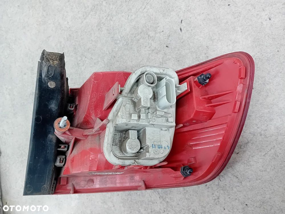 LAMPA TYLNA LEWA AUDI A6 C6 FL 4F9945095E KOMBI - 5