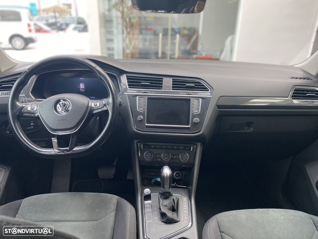 VW Tiguan 2.0 TDI R-Line DSG - 29