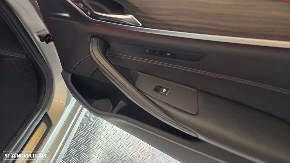 BMW 530 e iPerformance Line Luxury - 57