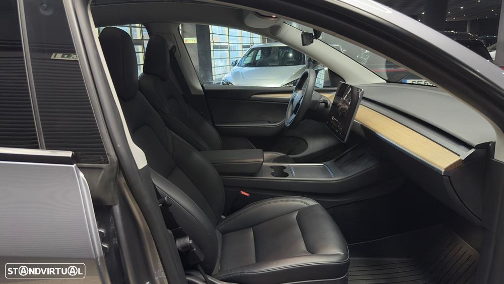 Tesla Model Y Long Range Tração Integral - 29