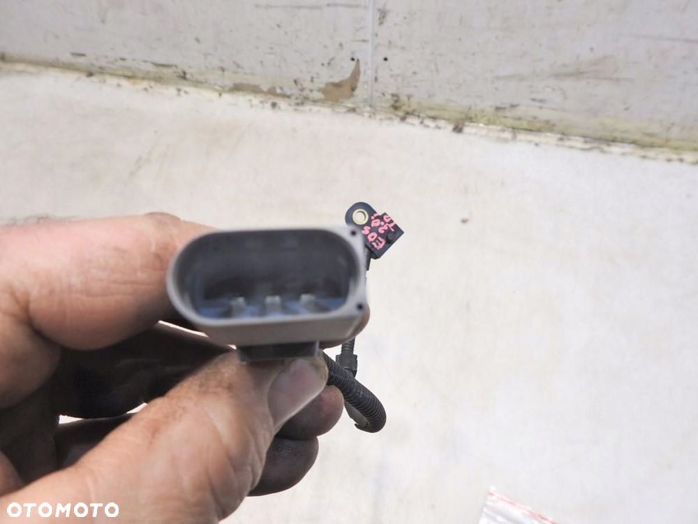 CZUJNIK POŁOŻENIA WAŁKA VW EOS 2.0 TDI - 3