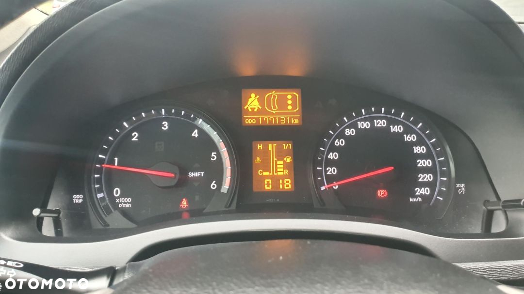 Toyota Avensis 2.0 D-4D Premium - 17