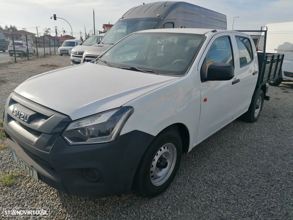 Isuzu Pick-up - 3