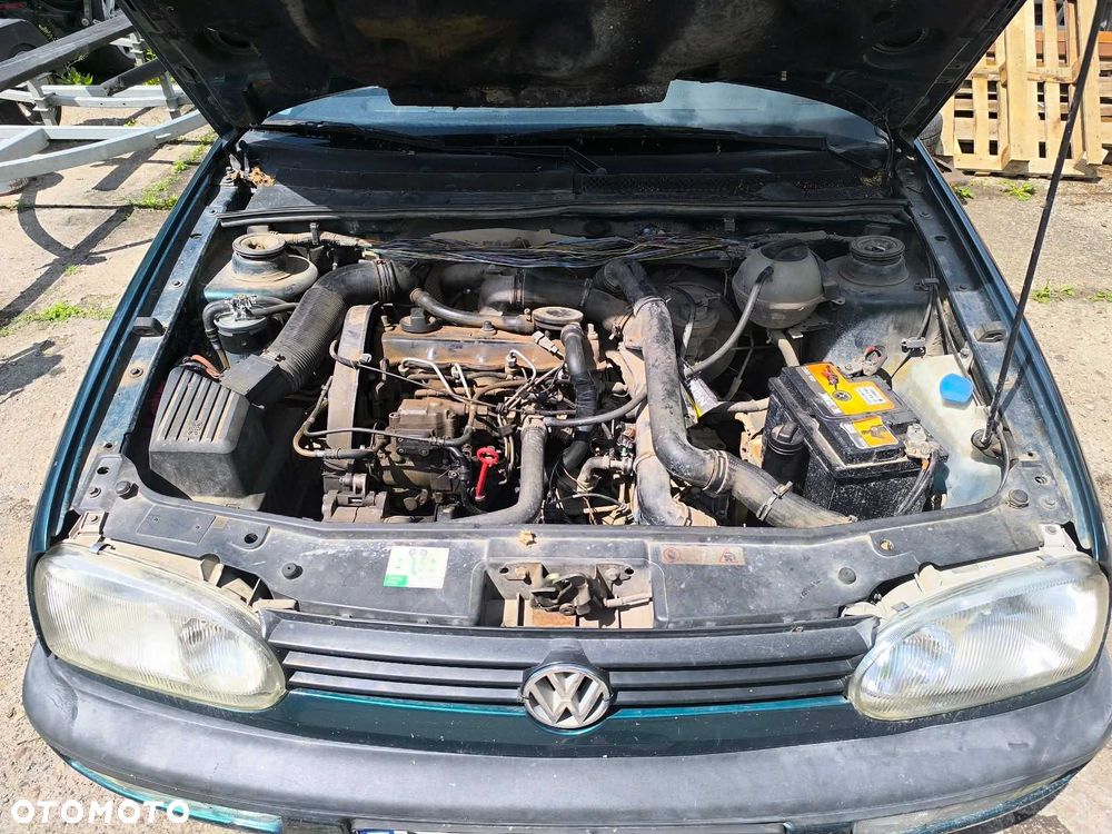 Volkswagen Golf - 6