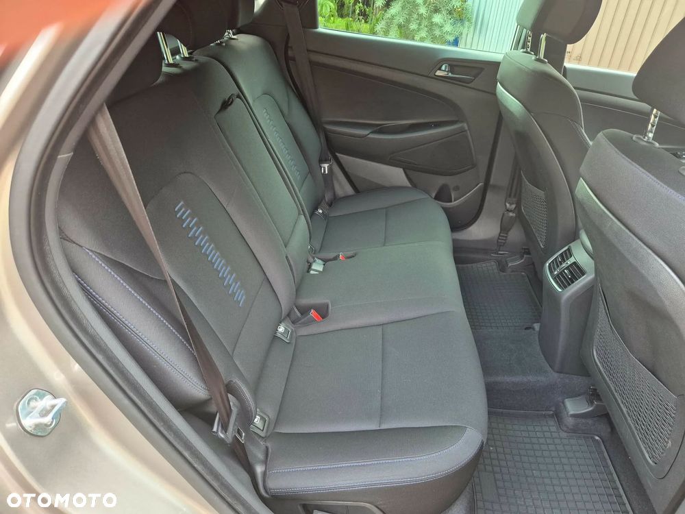 Hyundai Tucson 1.6 GDI BlueDrive GO 2WD - 24