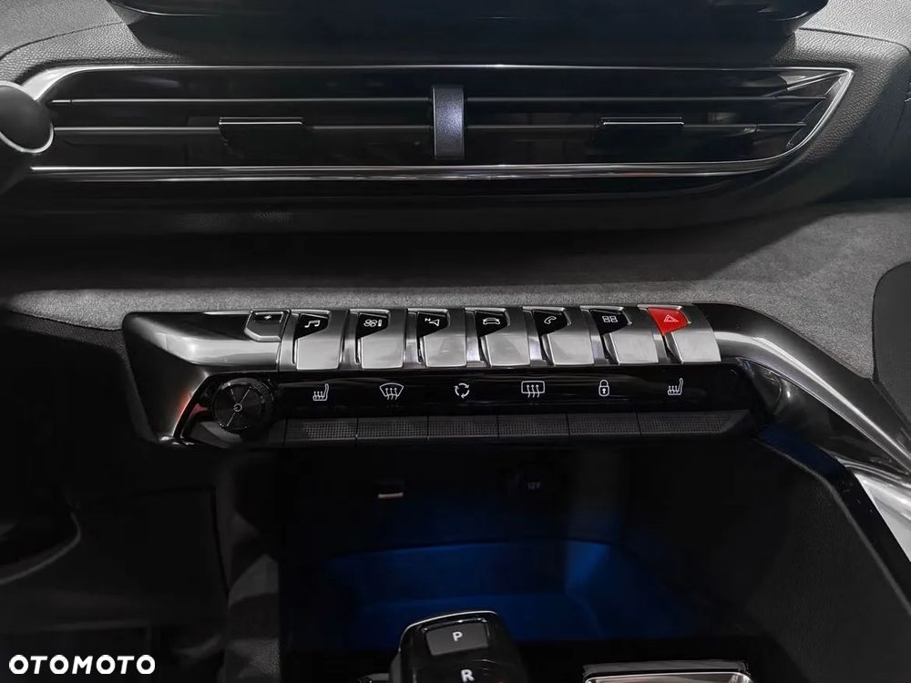 Peugeot 3008 1.6 PureTech HYbrid4 GT Line S&S EAT8 - 20