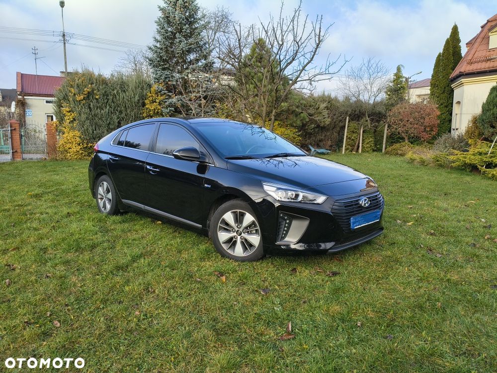 Toyota Prius - 1