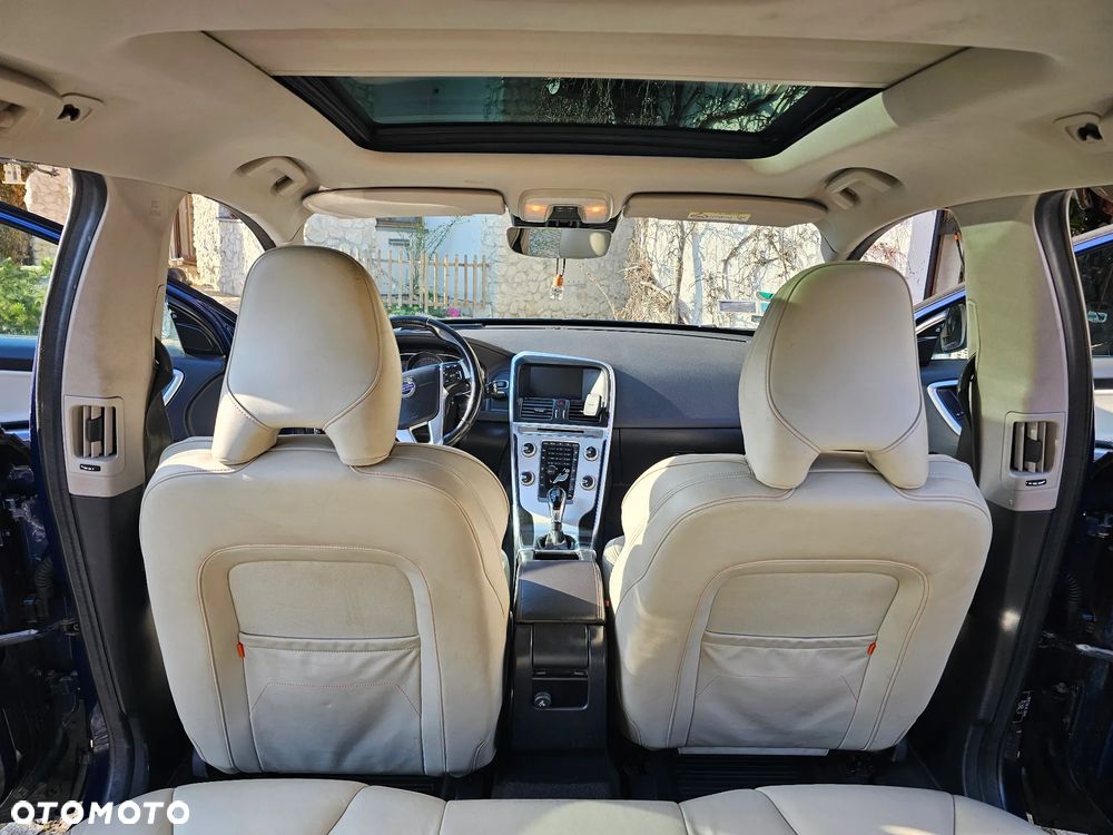 Volvo XC 60 D4 AWD Ocean Race - 19