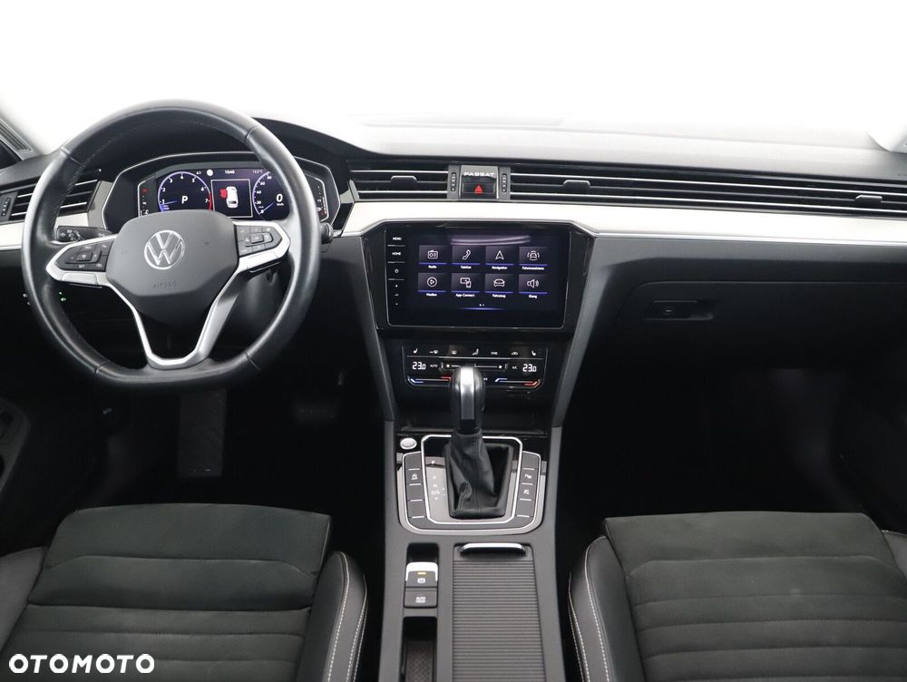 Volkswagen Passat Variant 2.0 TSI Elegance DSG - 12