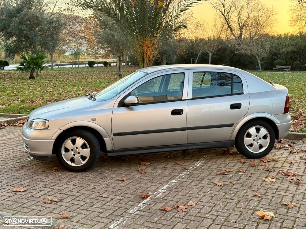 Opel Astra 1.4 Club - 2