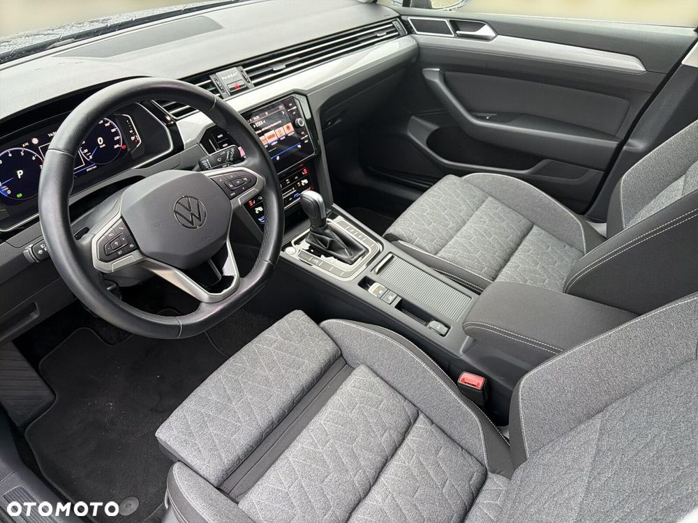 Volkswagen Passat - 10