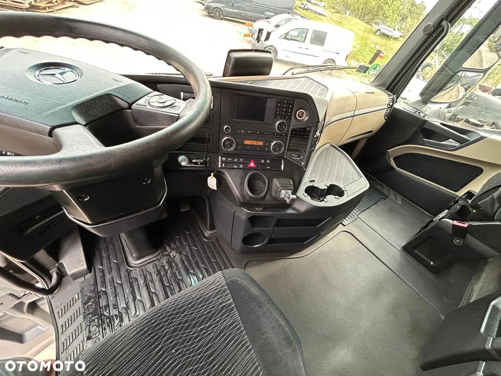 Mercedes-Benz Actros - 27