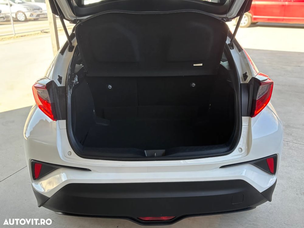 Toyota C-HR 1.8 HSD 4x2 CVT C-enter - 11