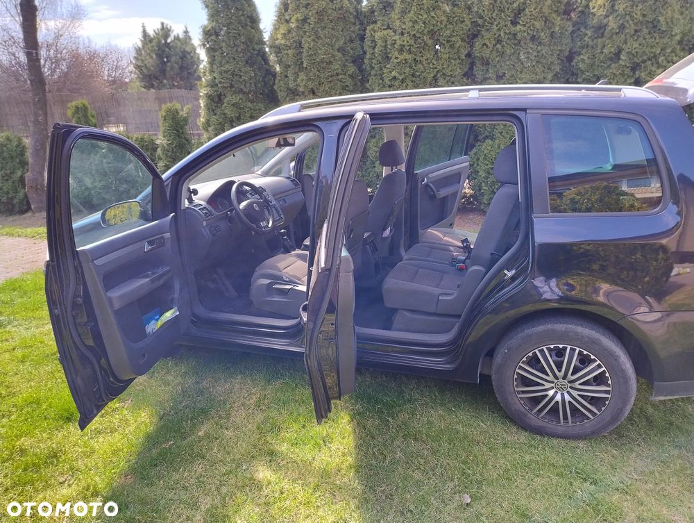 Volkswagen Touran 2.0 TDI Highline - 10