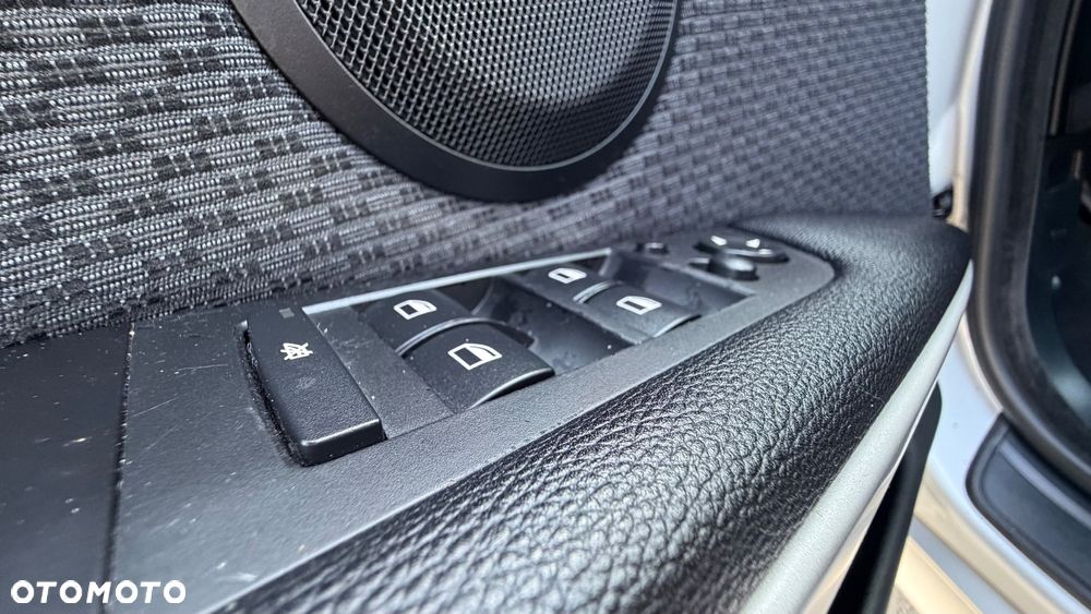 BMW Seria 3 320d xDrive - 21