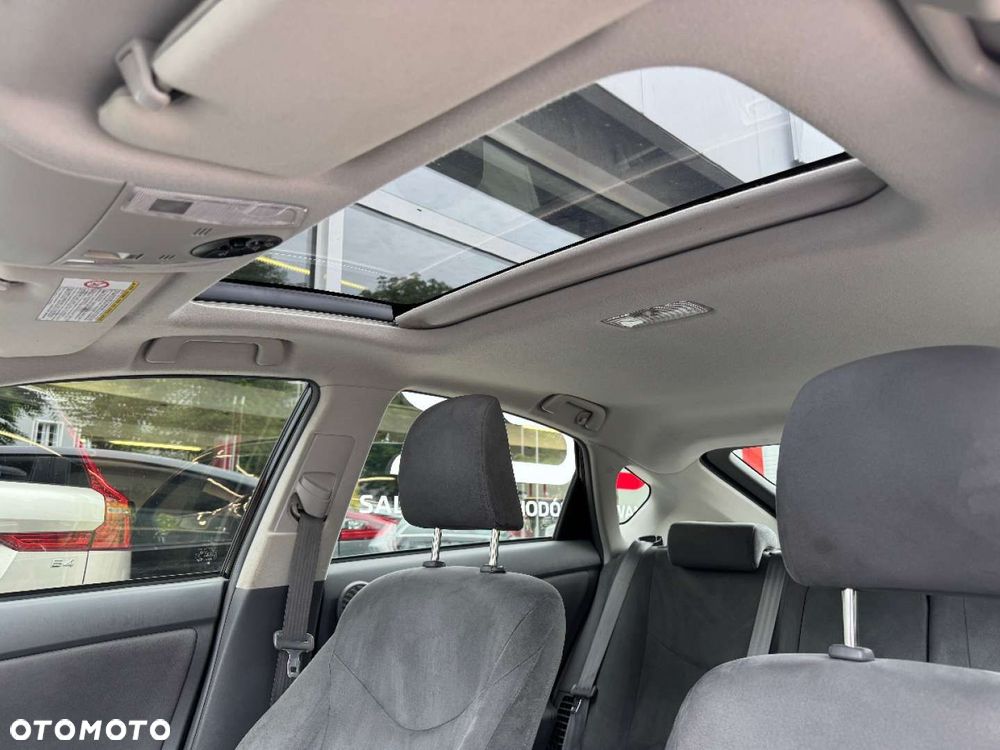 Toyota Prius 1.8 HSD Life - 38