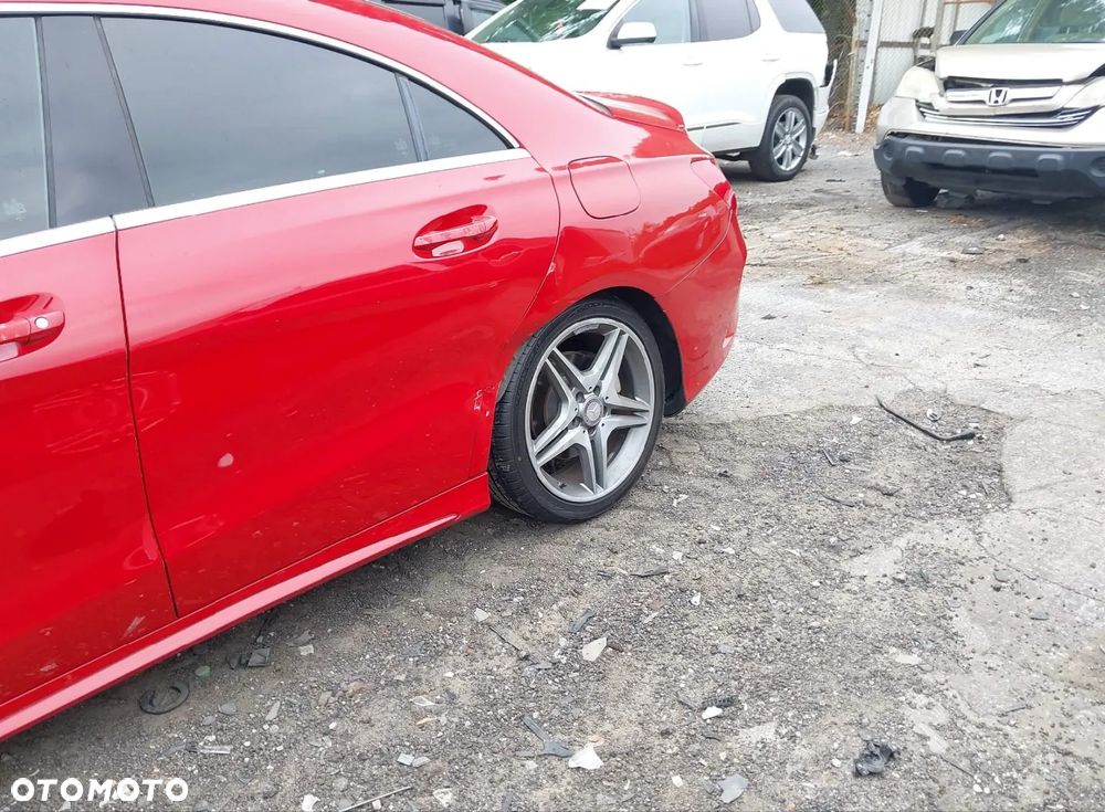 Mercedes-Benz CLA 250 7G-DCT AMG Line - 4