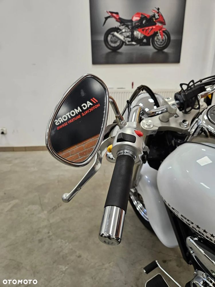 Suzuki VL 800 Volusia - Boulevard C50 - 24