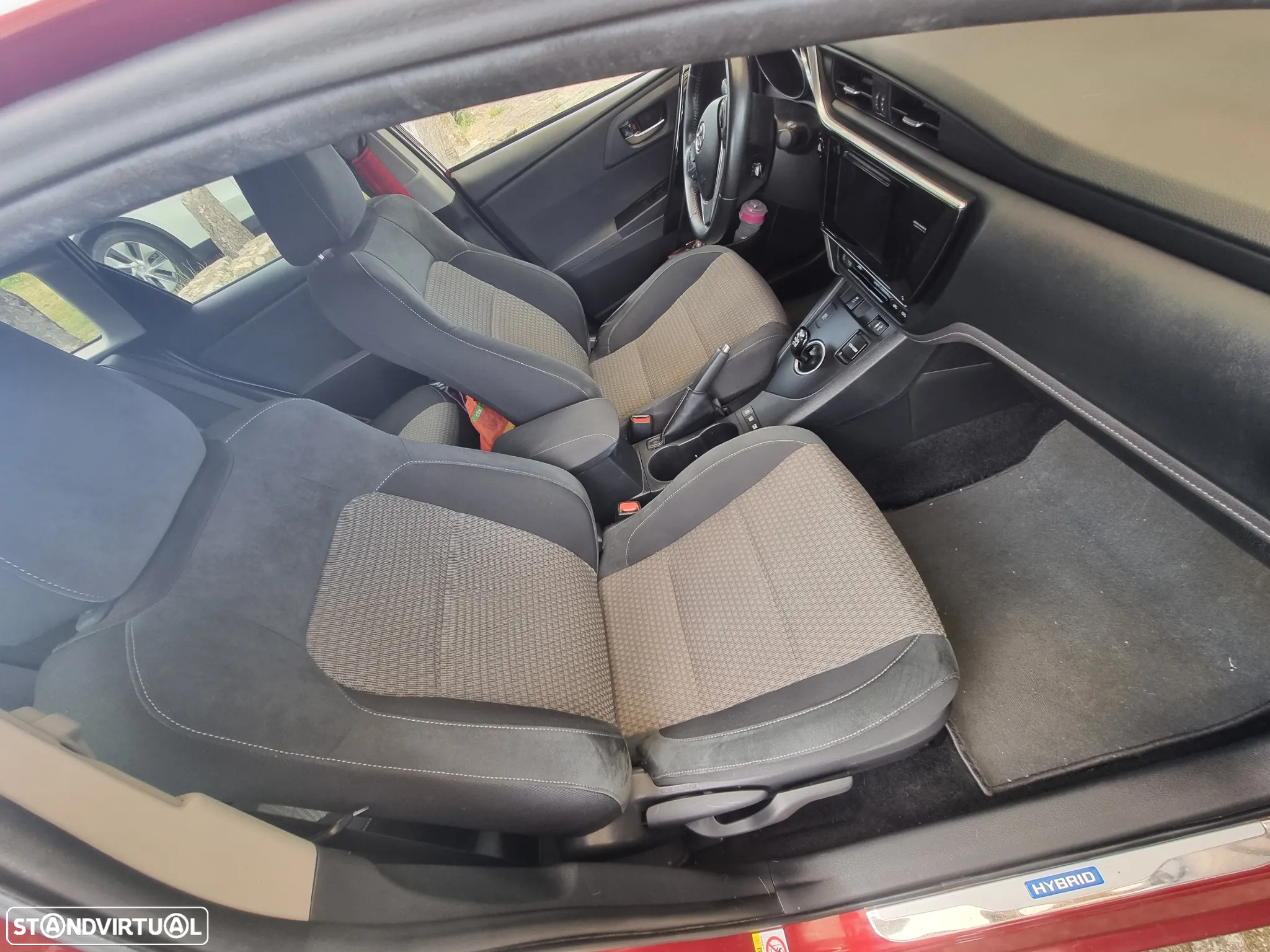 Toyota Auris Touring Sports 1.8 HSD Comfort +P.Techno+P.Sport - 13