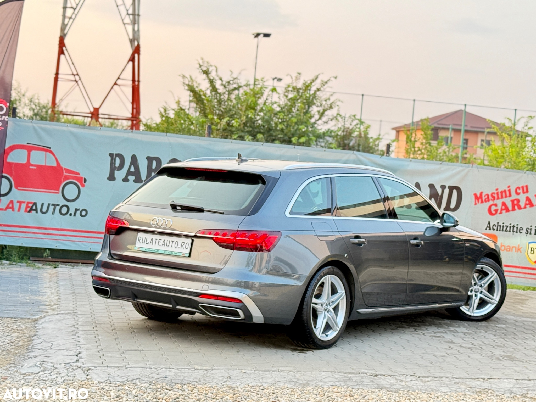 Audi A4 Avant 35 TDI S tronic S line - 2