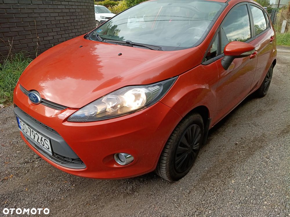 Ford Fiesta 2011 photo 2