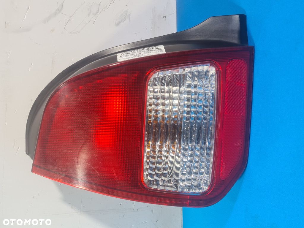 LAMPA TYŁ PRAWA MITSUBISHI COLT V LIFT - 1
