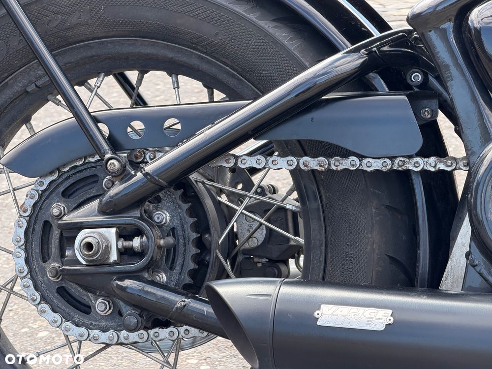 Triumph Bonneville Bobber - 8