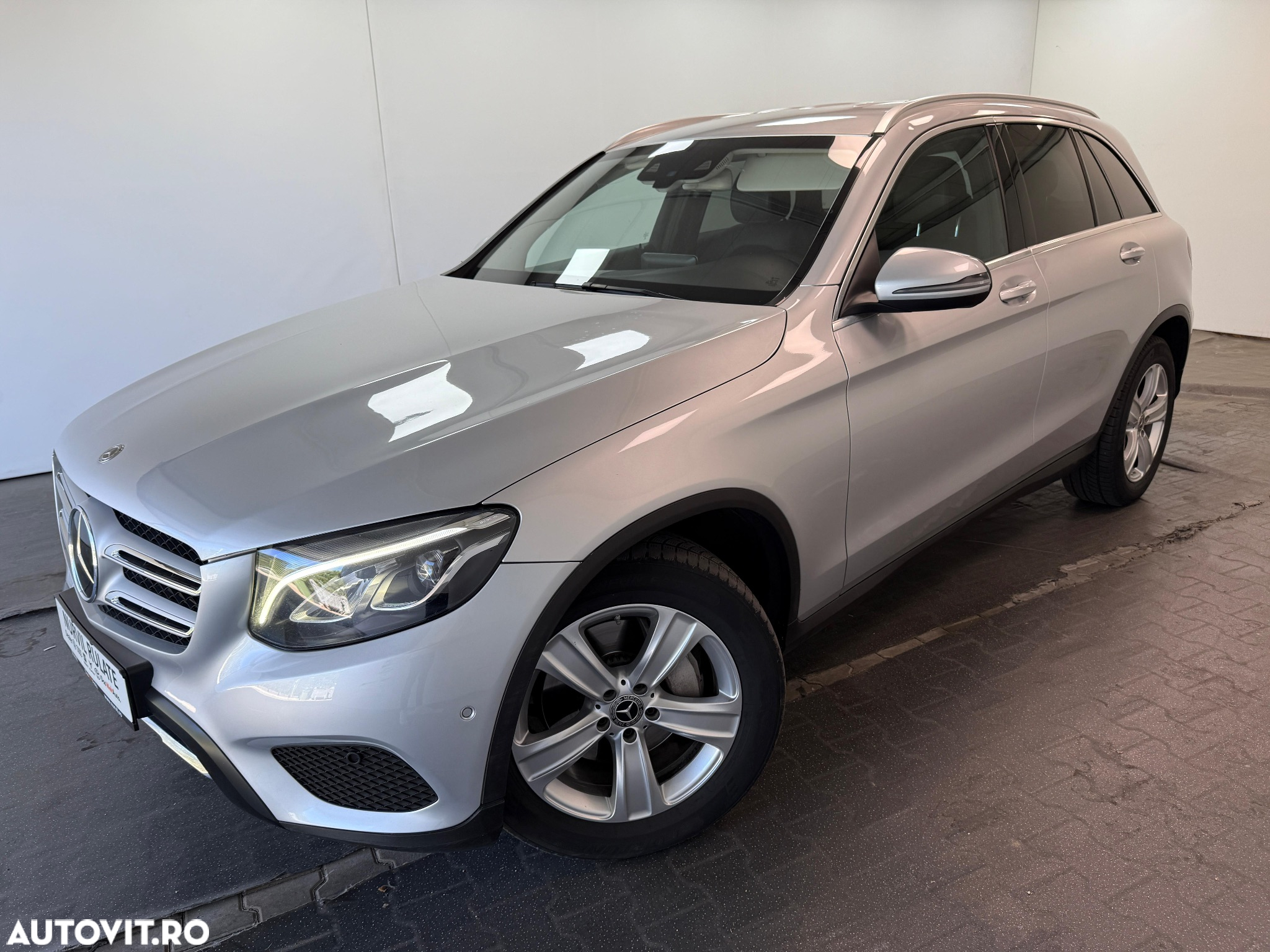Mercedes-Benz GLC 220 d 4Matic 9G-TRONIC - 24