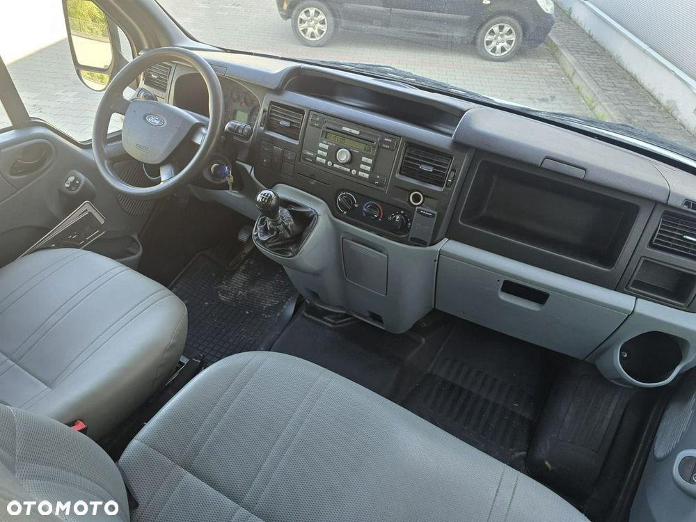 Ford Transit - 25