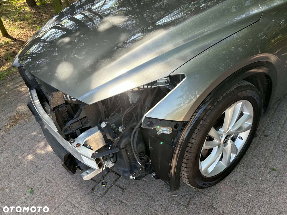 Infiniti Q30 - 30