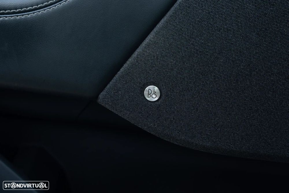 Ford Mustang Mach-E Standard - 23