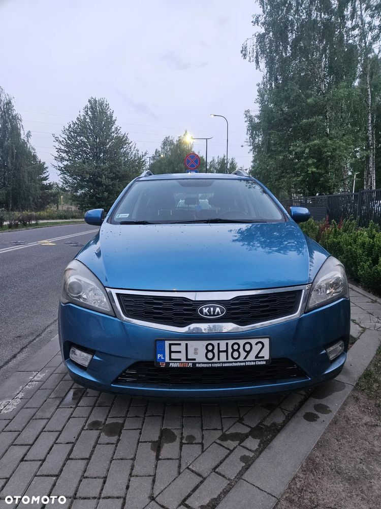 Kia Ceed - 12
