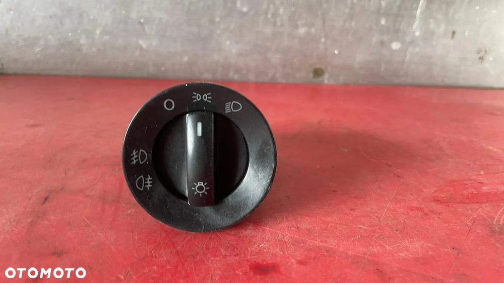 Włącznik świateł Volkswagen Polo IV 9N3 6Q0941531C - 3