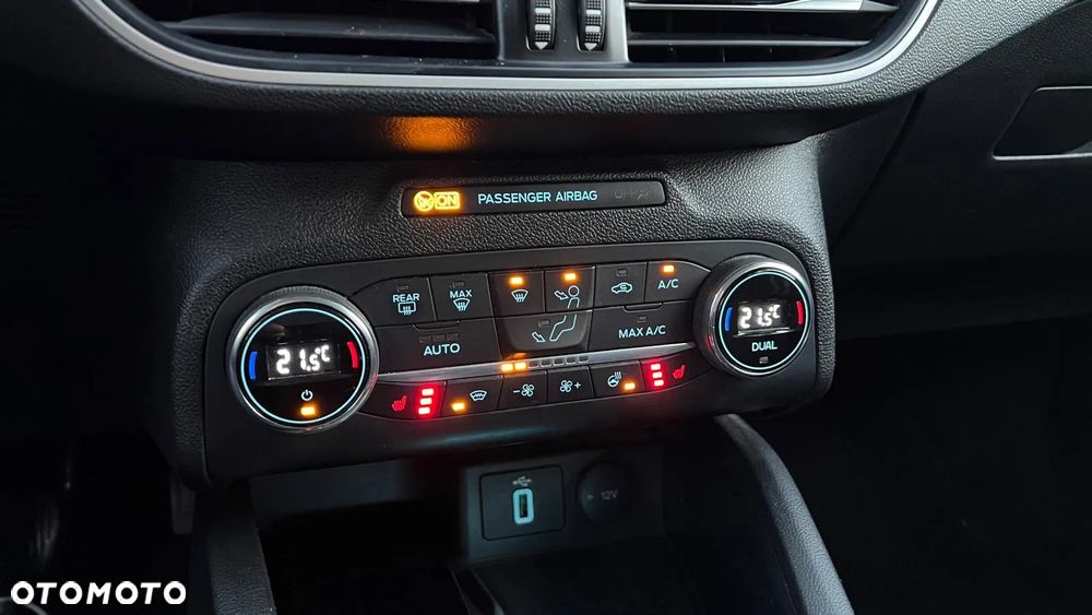 Ford Focus 1.5 EcoBlue Connected - 6