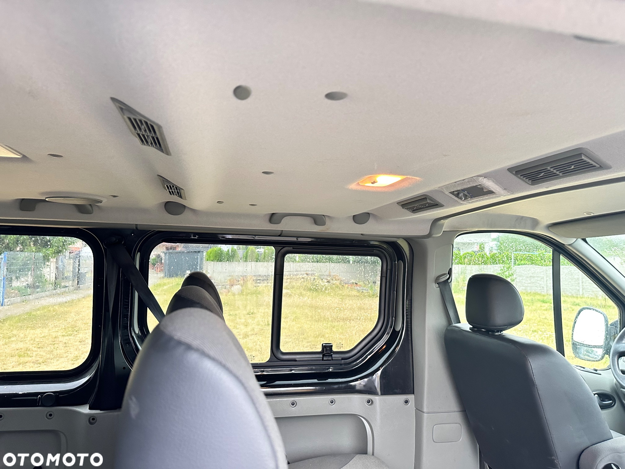 Renault Trafic 2.0 dCi 115 FAP Grand Passenger Black Edition - 6