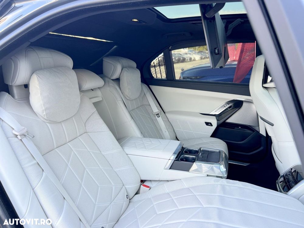 BMW Seria 7 - 23
