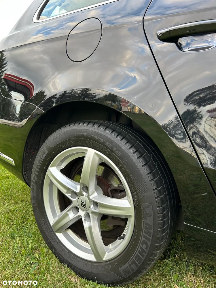 Volkswagen Passat - 9