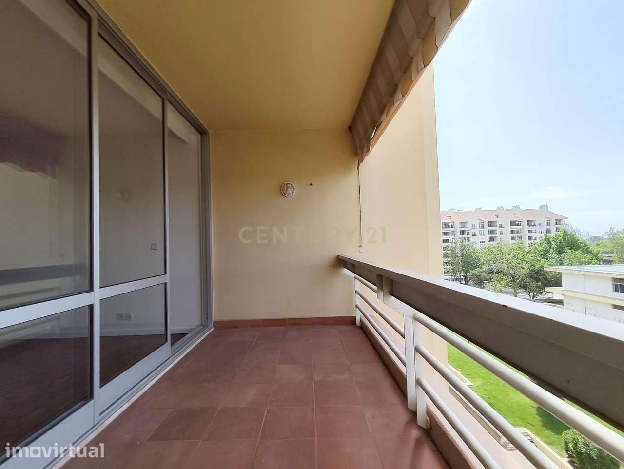 Apartamento T2 em Cascais com Vista Panorâmica e Jardim - Grande imagem: 2/15