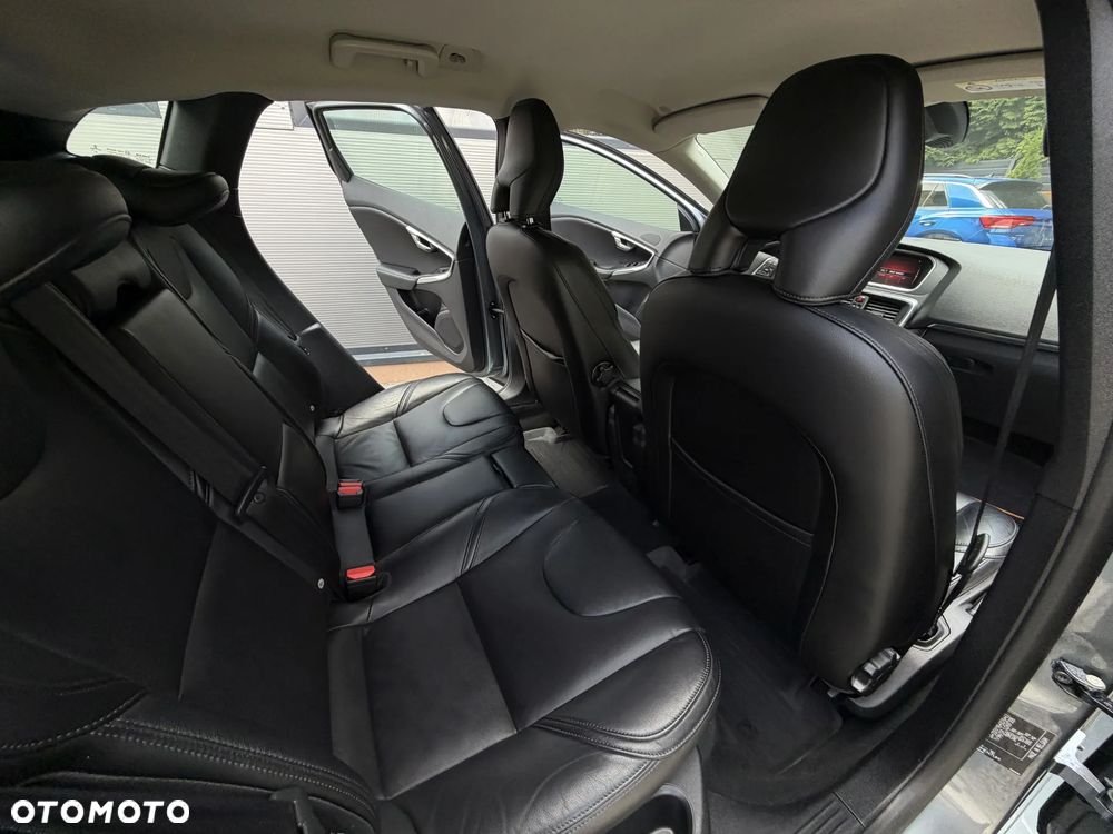 Volvo V40 T3 Momentum - 17