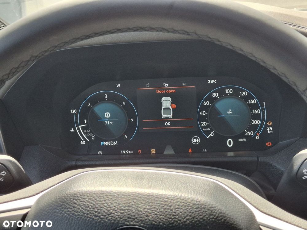 Volkswagen Amarok - 24