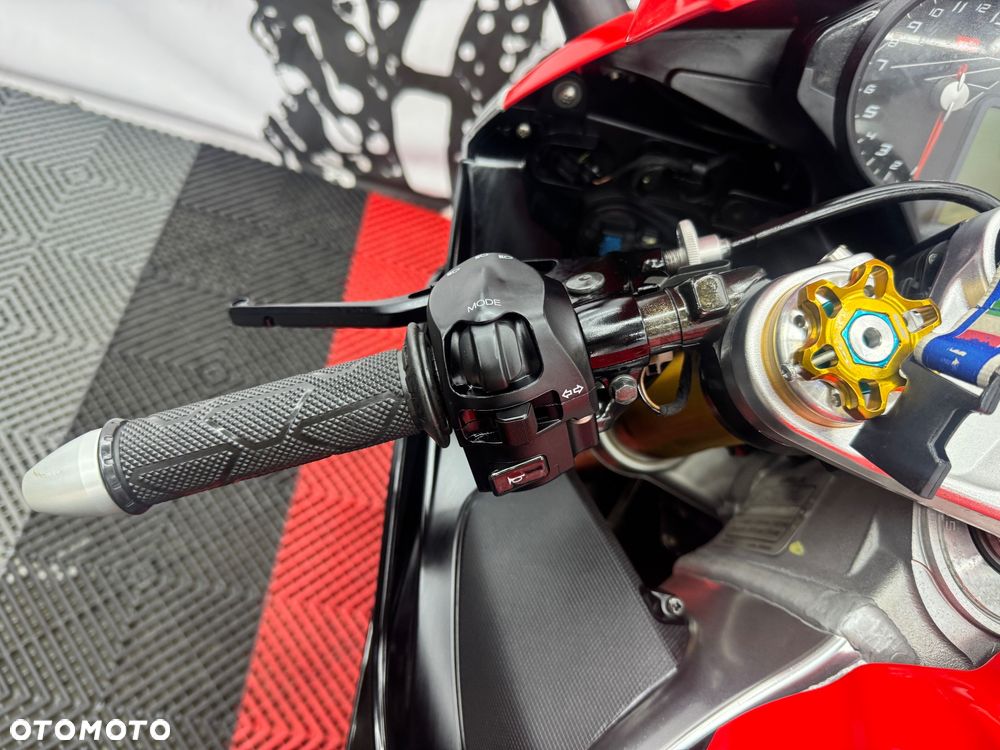 Aprilia RSV - 27