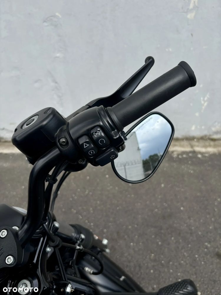 Harley-Davidson Sportster Iron 883 - 14