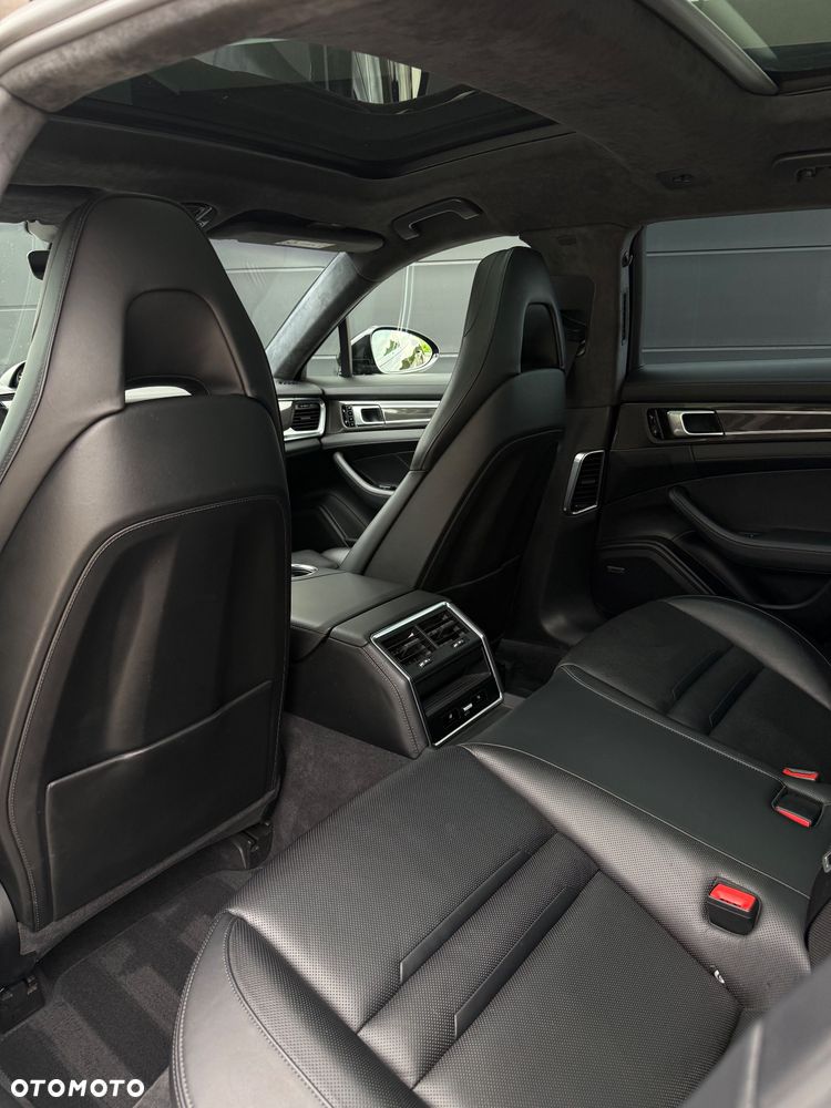 Porsche Panamera Turbo - 25
