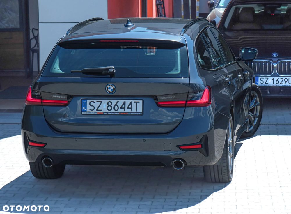 BMW Seria 3 330e Sport Line - 33