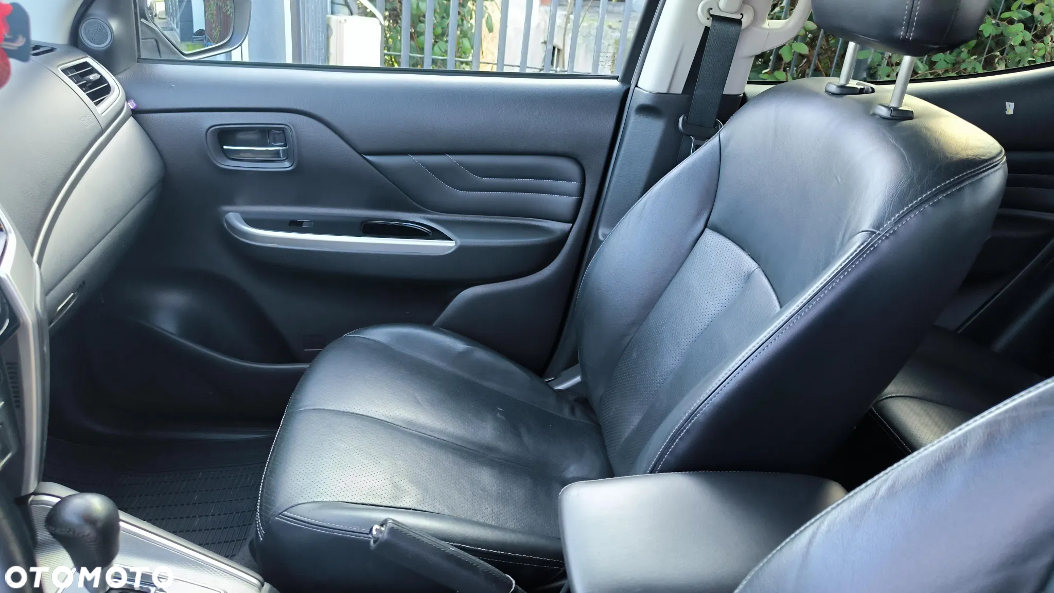 Mitsubishi L200 2.2 d DC Instyle Plus - 26