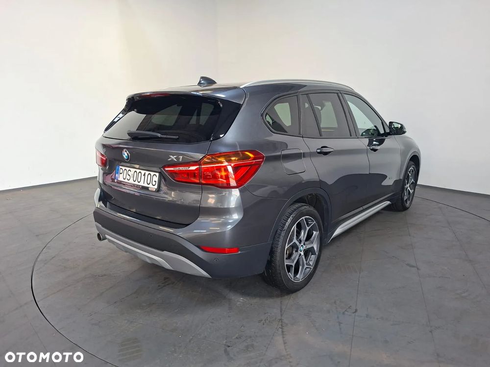 BMW X1 xDrive18d xLine - 13
