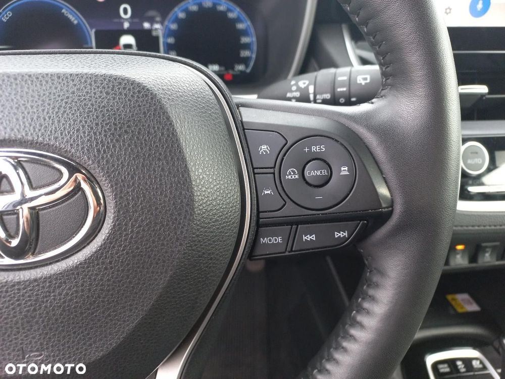 Toyota Corolla Cross 2.0 Hybrid Executive - 18