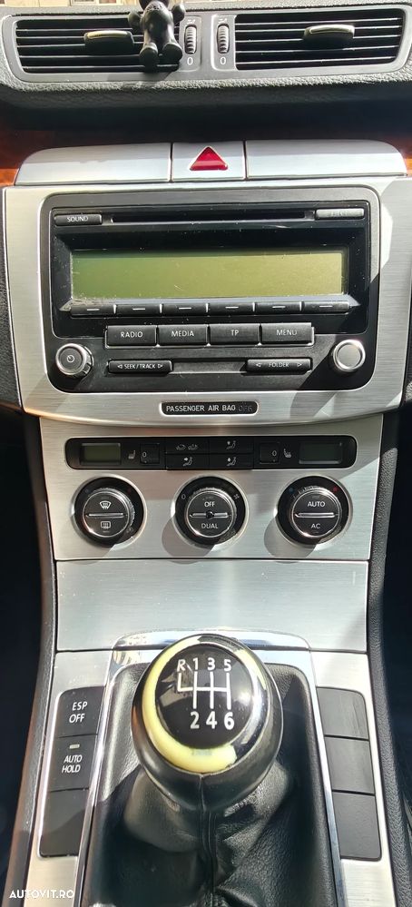Volkswagen Passat - 11